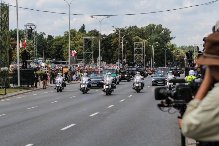  Wielka Defilada Niepodległości. SOP ochrania Prezydenta RP.