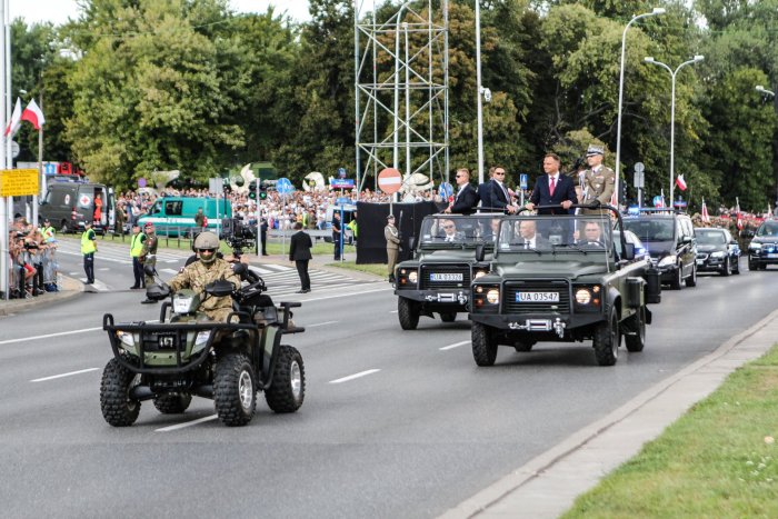  Wielka Defilada Niepodległości. SOP ochrania Prezydenta RP.